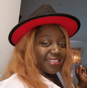 Meet your Posher, Enyah